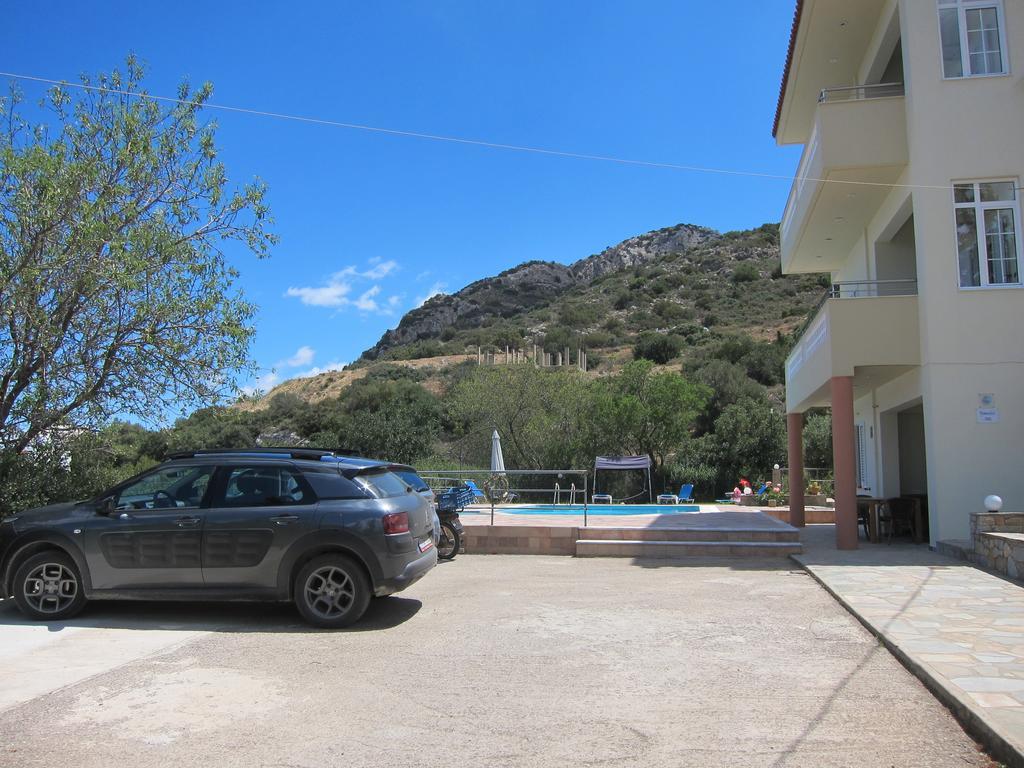 Stelios Apartments Istro Exterior photo